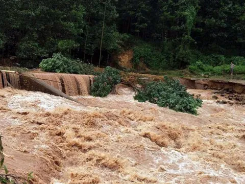 Thủ tướng yêu cầu chủ động ứng phó mưa lũ tại Băc Bộ và Bắc Trung Bộ