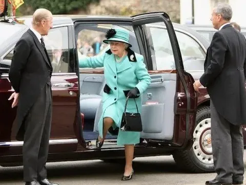 Bộ sưu tập xe của Nữ hoàng Elizabeth II: 30 chiếc gần như toàn gốc Anh, đích thân bà lái nhiều xe
