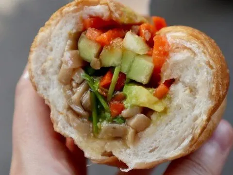 Sau 'pho' đến 'banh mi' vào từ điển Merriam-Webster của Mỹ