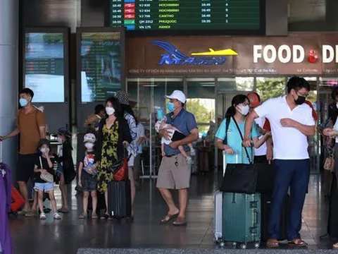 Tài xế taxi trả lại 22 triệu đồng cho khách bỏ quên ở sân bay