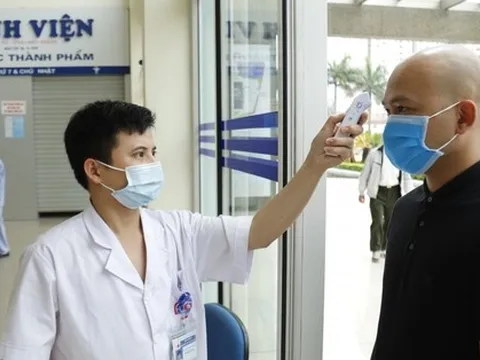 Bỏ nhiều quy định phòng dịch Covid-19, có còn cần đeo khẩu trang?