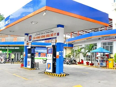 Ngày mai, giá xăng có thể giảm mạnh