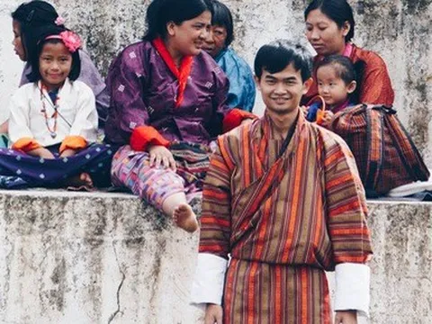 Blogger Tuân cuồng chân: 'Ông bố nhà quê' mong đưa vợ con đi muôn nơi