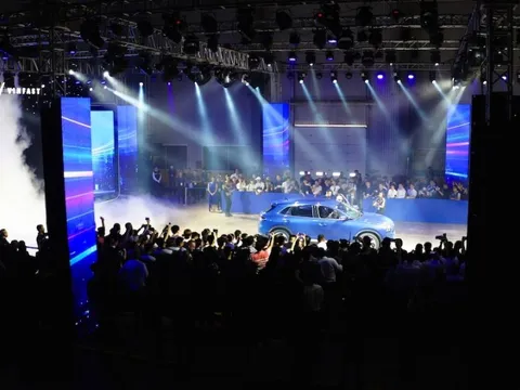 Khách hàng VF 8 bất ngờ trước tốc độ sản xuất của VinFast