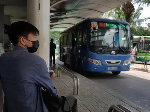 Xe buýt TPHCM ngày càng vắng khách, vì sao?