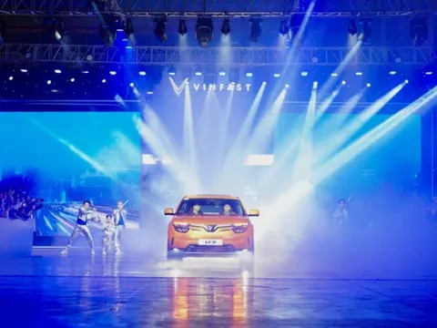 Truyền thông quốc tế: Chính thức xuất xưởng VF 8, VinFast đang tăng tốc