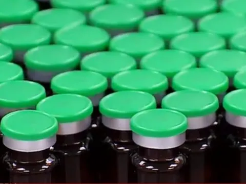 Nghịch lý nhiều điểm tiêm thiếu vaccine dù kho có sẵn nhưng không thể bán