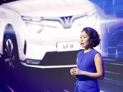 VinFast giao 100 ô tô điện VF8 đầu tiên, chuẩn bị xuất khẩu ra quốc tế