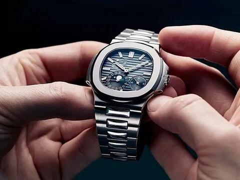 Bí mật nào 'núp' sau Patek Philippe Nautilus, chiếc đồng hồ cửa sổ tàu biển có mức giá trên đỉnh cao phi lý?