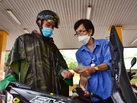 Đại lý lại kêu khó mua xăng, bán ra chịu lỗ