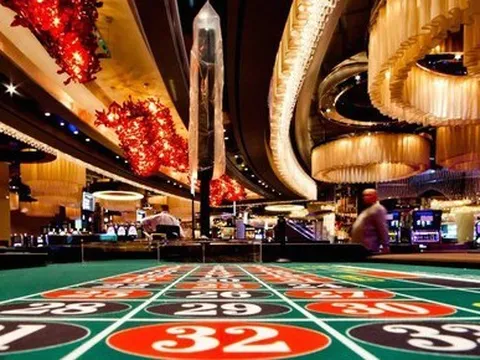 Trình Bộ Chính trị đề xuất kéo dài việc thí điểm cho người Việt chơi casino