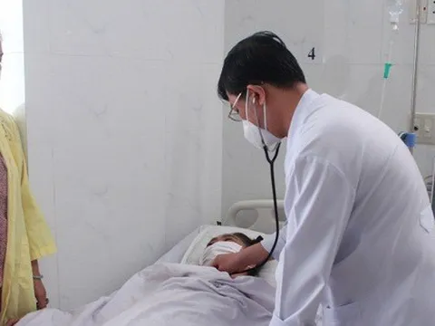 5 phút sốc điện hơn 30 lần cứu bệnh nhân bị 'bão điện học' hiếm gặp