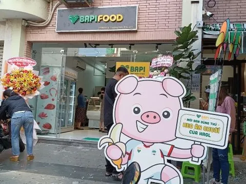 "Heo ăn chuối" có phải là phát hiện mới của Hoàng Anh Gia Lai và bầu Đức?