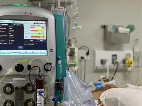 1.500 túi dịch điều trị sốc sốt xuất huyết về Việt Nam