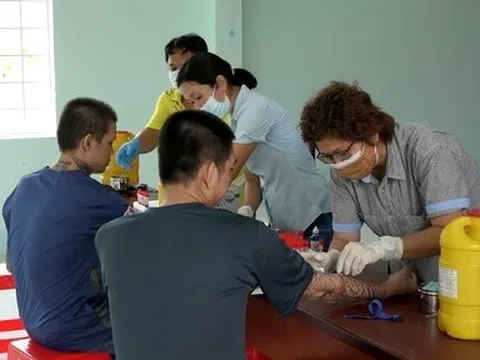 Trại tạm giam Kiên Giang phối hợp sàng lọc bệnh cho phạm nhân