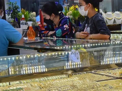 Giá vàng hôm nay 21-9: Đảo chiều giảm sốc, cổ phiếu quốc tế bị bán tháo