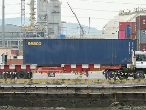 Nợ thuế gần 100 tỷ đồng, một doanh nghiệp bị cưỡng chế hàng hóa