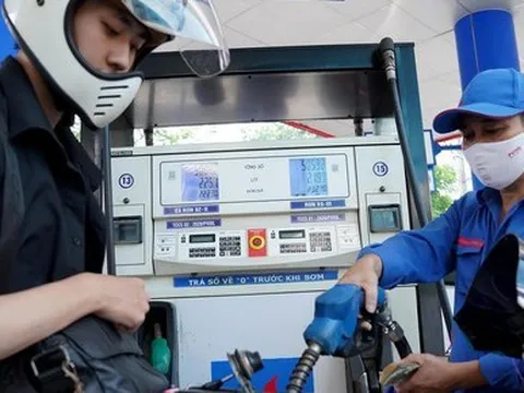 Doanh nghiệp bán lẻ xăng dầu tố đầu mối chèn ép: Nguy cơ phá sản cận kề