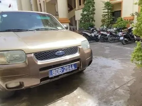 CLIP: Tạm giữ ôtô biển số 80B chở luật sư, tài xế không xuất trình giấy tờ xe