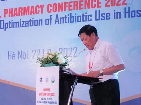 Thứ trưởng Bộ Y tế cảnh báo hệ lụy của việc tự ý dùng thuốc kháng sinh