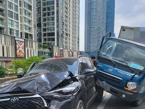 3 ô tô tông liên hoàn trên đường Vành đai 3 trên cao