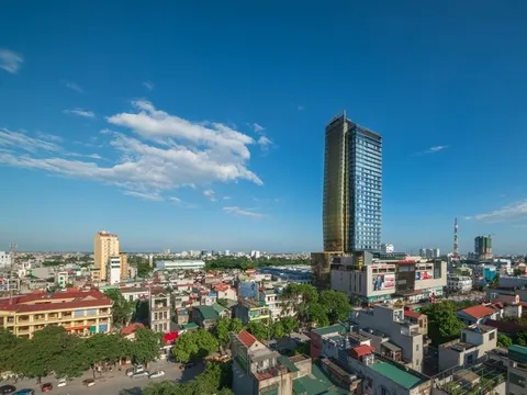 Thu ngân sách của địa phương có lợi thế như "Việt Nam thu nhỏ" đạt kỷ lục, bám sát nút Quảng Ninh trên bảng xếp hạng 63 tỉnh thành