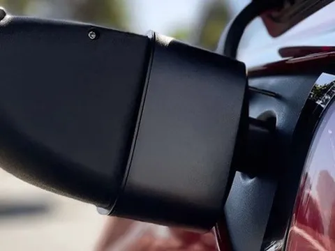 Tesla cuối cùng đã cho chủ xe dùng trạm sạc khác hãng