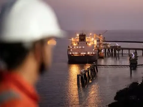 Thiếu tàu vận chuyển, châu Á đối mặt với nguy cơ mua nhiên liệu đắt đỏ hơn do chi phí vận tải tăng cao