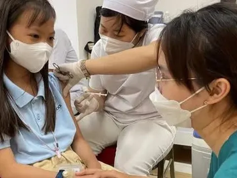 Chuyên gia nói gì về việc tiêm vắc-xin COVID-19 cho trẻ từ 6 tháng tuổi?