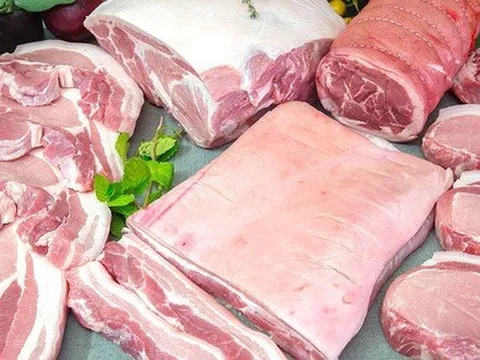 Giá lợn hơi giảm nhanh, thịt tại chợ có loại vẫn chạm mốc 170.000 đồng/kg