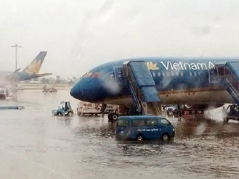 Đóng cửa 10 sân bay, tàu hỏa dừng cấp tốc ứng phó bão Noru sắp đổ bộ