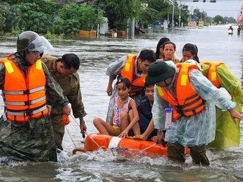 Sơ tán hơn 70.000 người dân, cấm đường Quốc lộ 1A từ tối nay