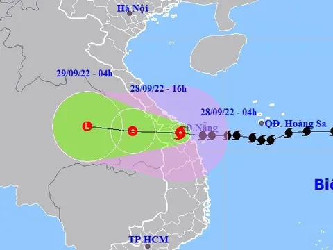 Đổ bộ với sức gió giật tới cấp 13, bão số 4 suy yếu thành áp thấp nhiệt đới trong 12 giờ