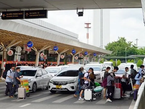 Tìm 'lối ra' khu vực sân bay Tân Sơn Nhất - Bài 1: Ùn từ trong ra ngoài