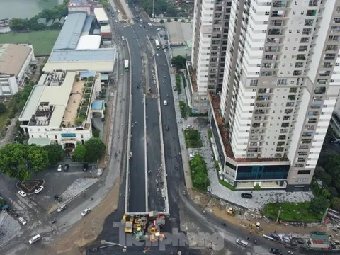 Đi xuyên hầm Lê Văn Lương - công trình xóa ‘điểm đen’ ùn tắc