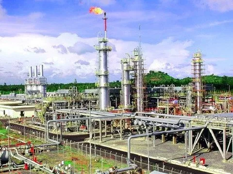 Gỡ vướng chính sách để tiếp tục 'giữ chân' nhà thầu dầu khí