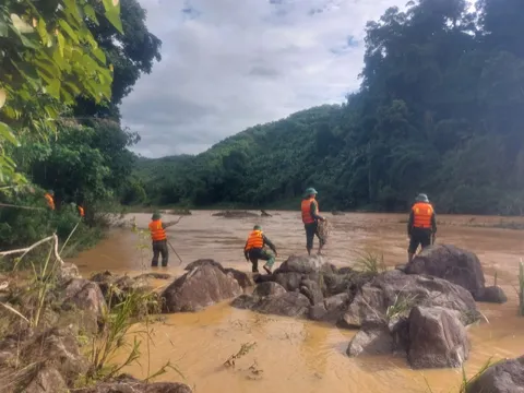 1 thanh niên mất tích khi bơi qua dòng nước xiết ở Quảng Nam