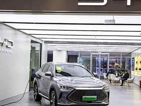 Hãng xe vượt mặt Tesla công bố giá bán xe điện tại châu Âu, cạnh tranh cực mạnh với VinFast