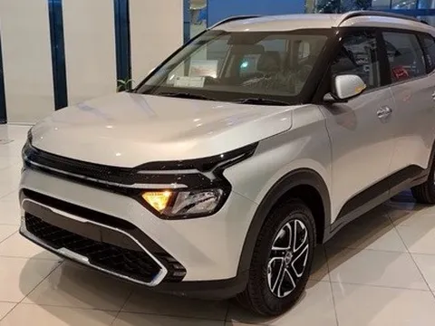 Rộ hình ảnh Kia Carens 2023 tại Việt Nam: MPV hàng 'bom tấn' cạnh tranh Xpander, Veloz