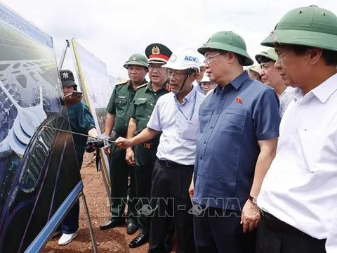 Chủ tịch Quốc hội kiểm tra dự án sân bay Long Thành