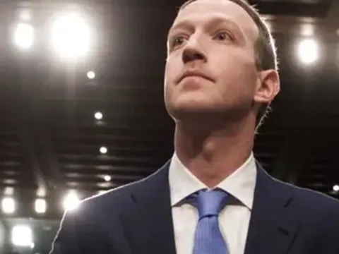 Mark Zuckerberg chống lại cả thế giới: Mặc vốn hóa bốc hơi trăm tỷ USD