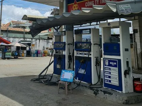 Một hệ thống cây xăng ở TP.HCM 'không còn nguồn hàng, có thể phải tạm ngưng bán'
