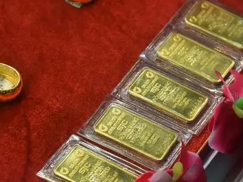 Giá vàng hôm nay 6-10: Vàng bị bán khống khi USD đảo chiều tăng giá