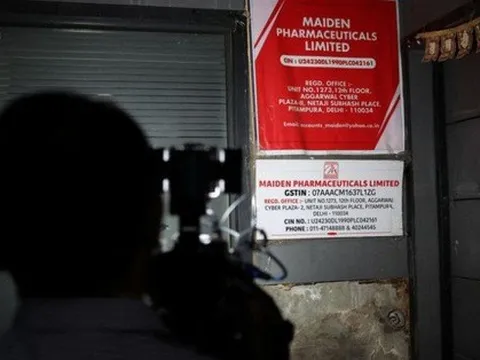 Ấn Độ lấy mẫu siro ho bị nghi khiến hàng chục trẻ nhỏ chết