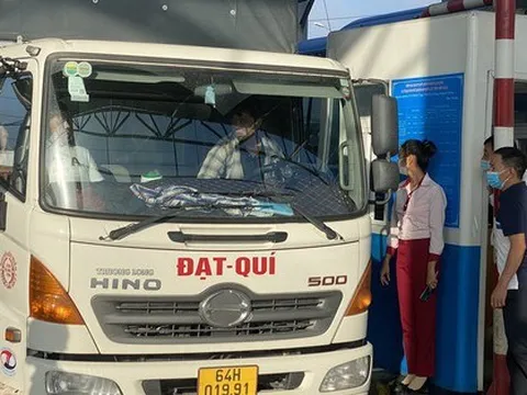 CLIP: Hình ảnh BOT Cai Lậy thu phí ngày đầu tiên