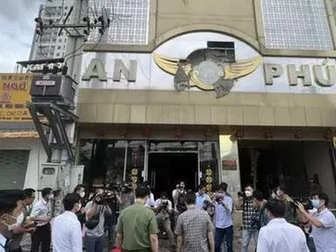 NÓNG: Khởi tố 2 cán bộ công an PCCC trong vụ cháy quán karaoke làm 32 người chết