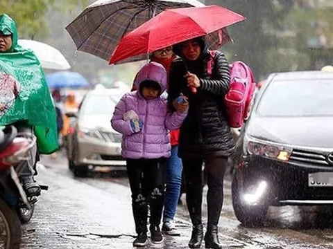 Không khí lạnh đổ bộ, miền Bắc mưa lạnh, vùng núi rét