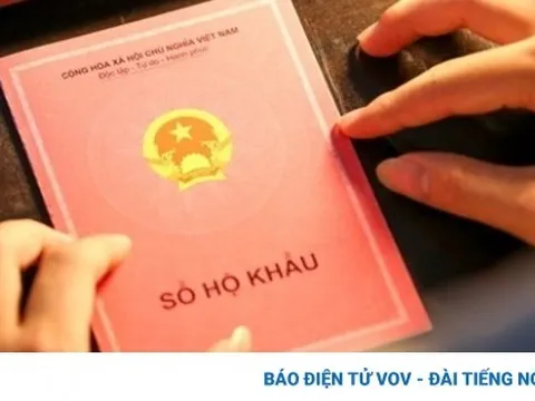 Người dân chật vật khi sổ hộ khẩu giấy bị thu hồi: Cơ quan chức năng nói gì?