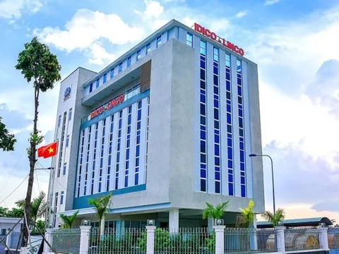 Cổ phiếu IDC giảm mạnh, công ty của Tổng Giám đốc chi tiền "đỡ giá"