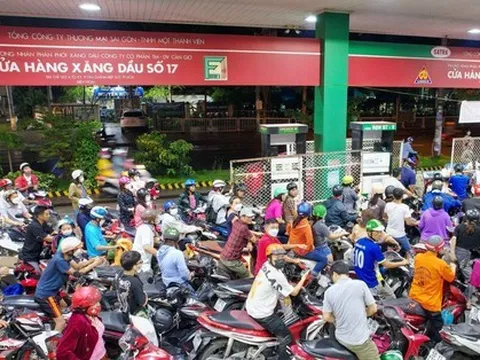 Người dân TP HCM không thể mua xăng theo mong muốn